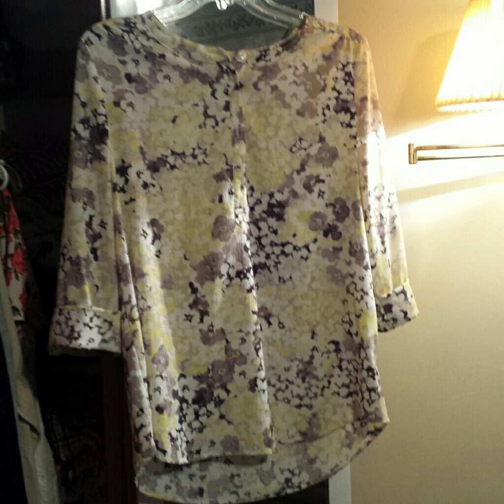 Like new yellow and gray spring blouse